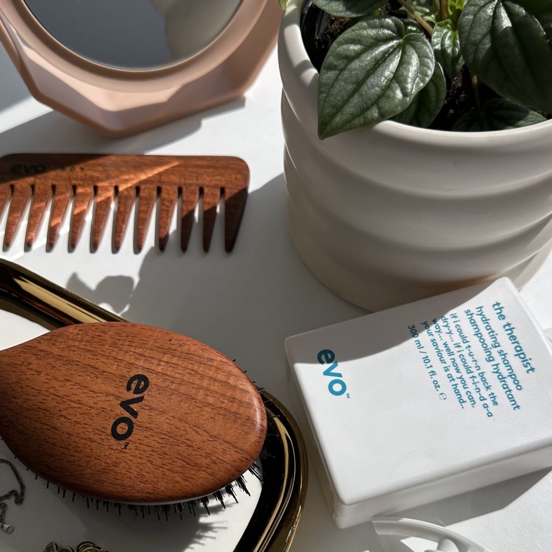 evo blog_how to find the best brush for your hair type_lifestyle 1080x1080.jpg
